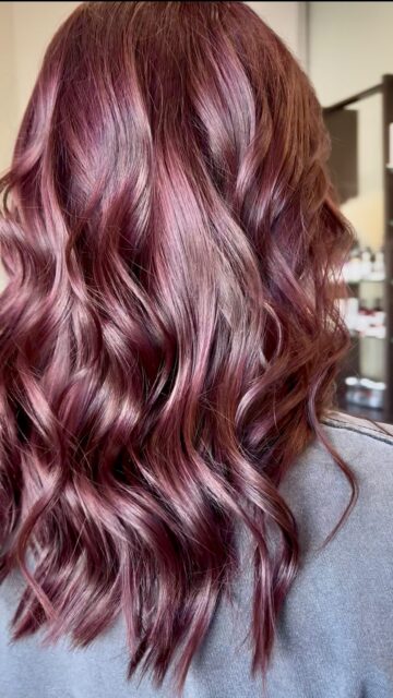 🍂 New season, new hair obsession! 🤎✨ Whether you’re craving rich autumn tones, a fresh cut, or a whole new vibe, your fall hair transformation starts here. Consider this your sign to switch things up! 🍁💇♀️
📲 Ready for your fall glow-up? Book your appointment @anniedirienzohair
#legends2salon #salonnearme #fallhairinspo #falltrends #fallhaircolor